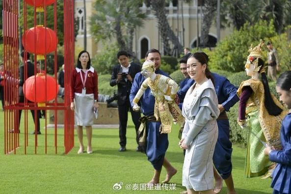 变革中的足